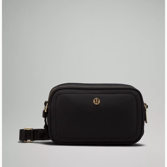 lululemon athletica Bags Lululemon Crossbody Camera Bag 2l In Blackgold Poshmark